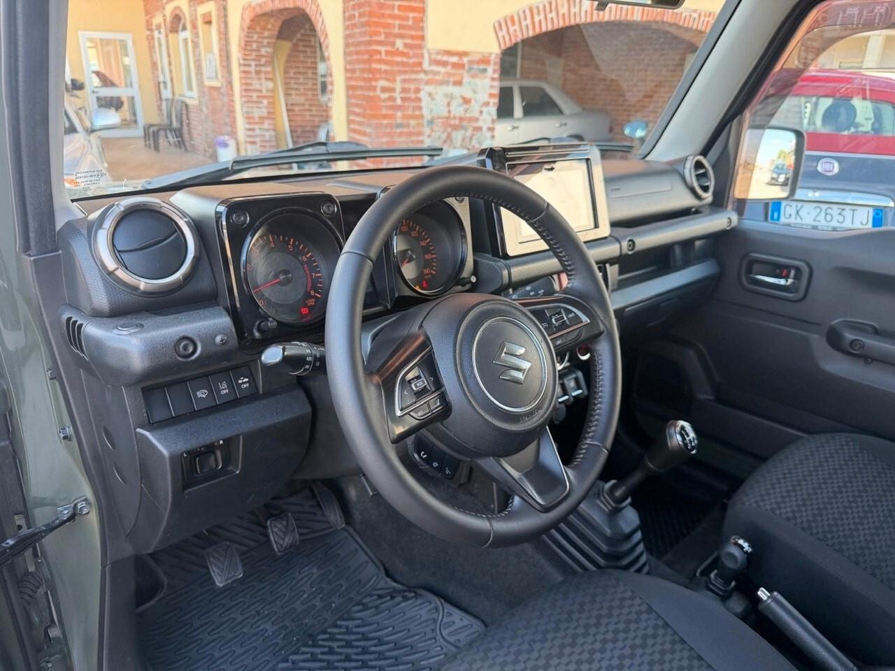 Suzuki Jimny 1.5 5MT Top 4 POSTI