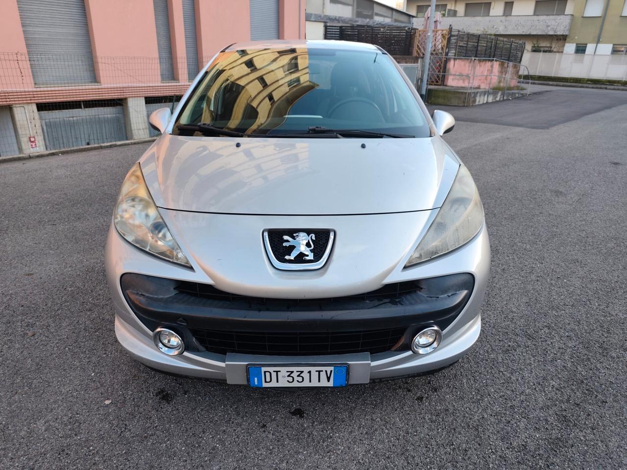 Peugeot 207 1.4 benz GPL 5 porte lavori certificati