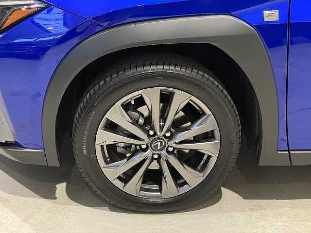 Lexus UX Hybrid Design
