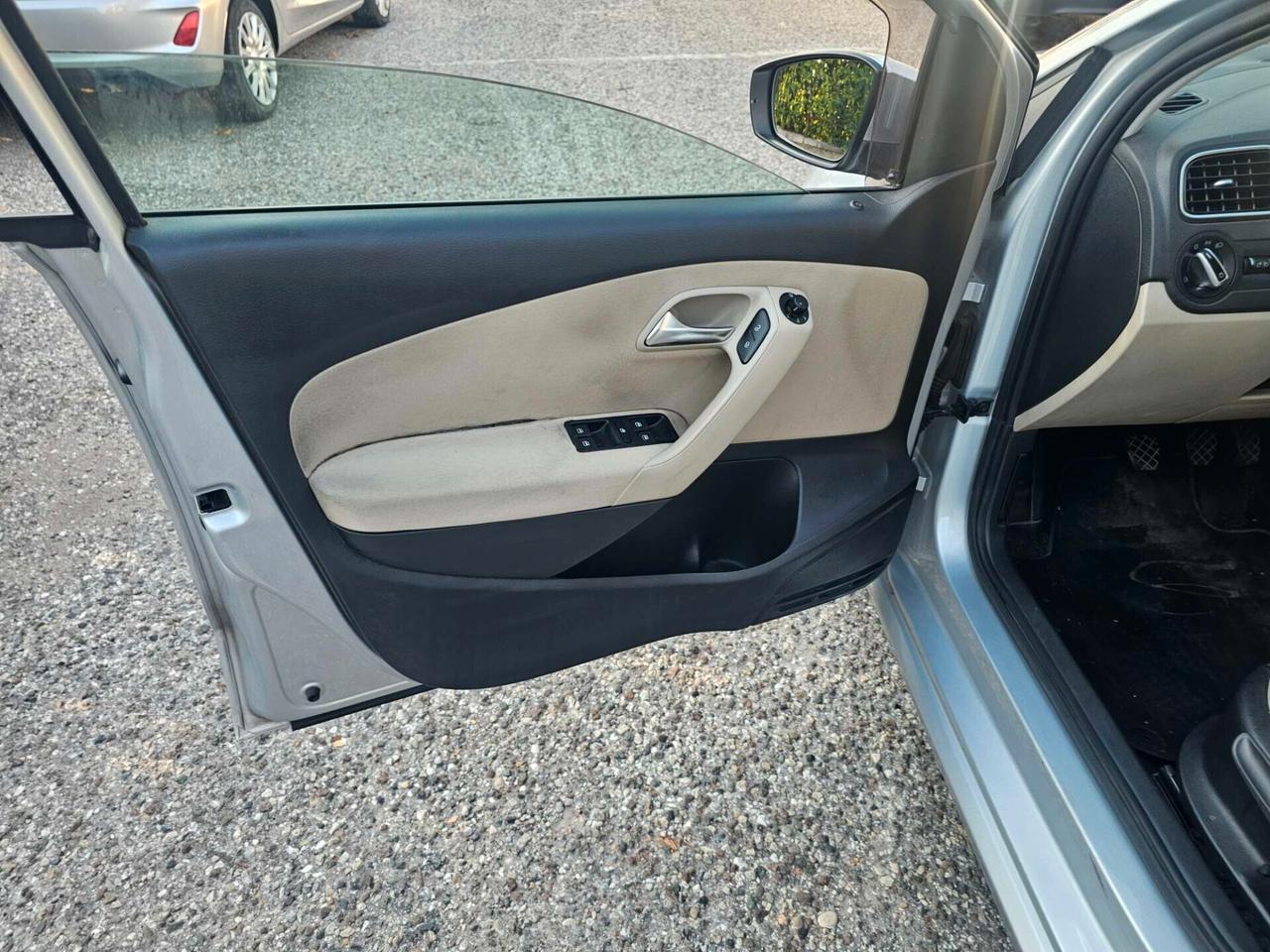 Volkswagen Polo 1.6 5 porte Highline BiFuel