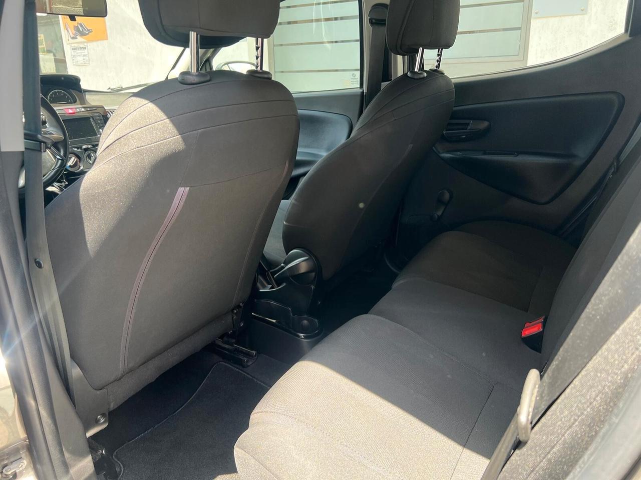 Lancia Ypsilon 1.2 69 CV 5 porte Platinum