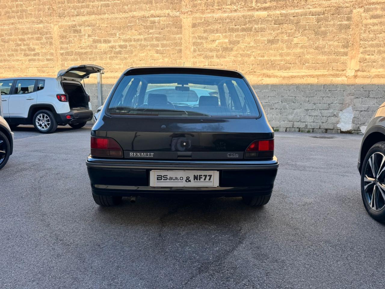 Renault Clio 1.8i 16V cat