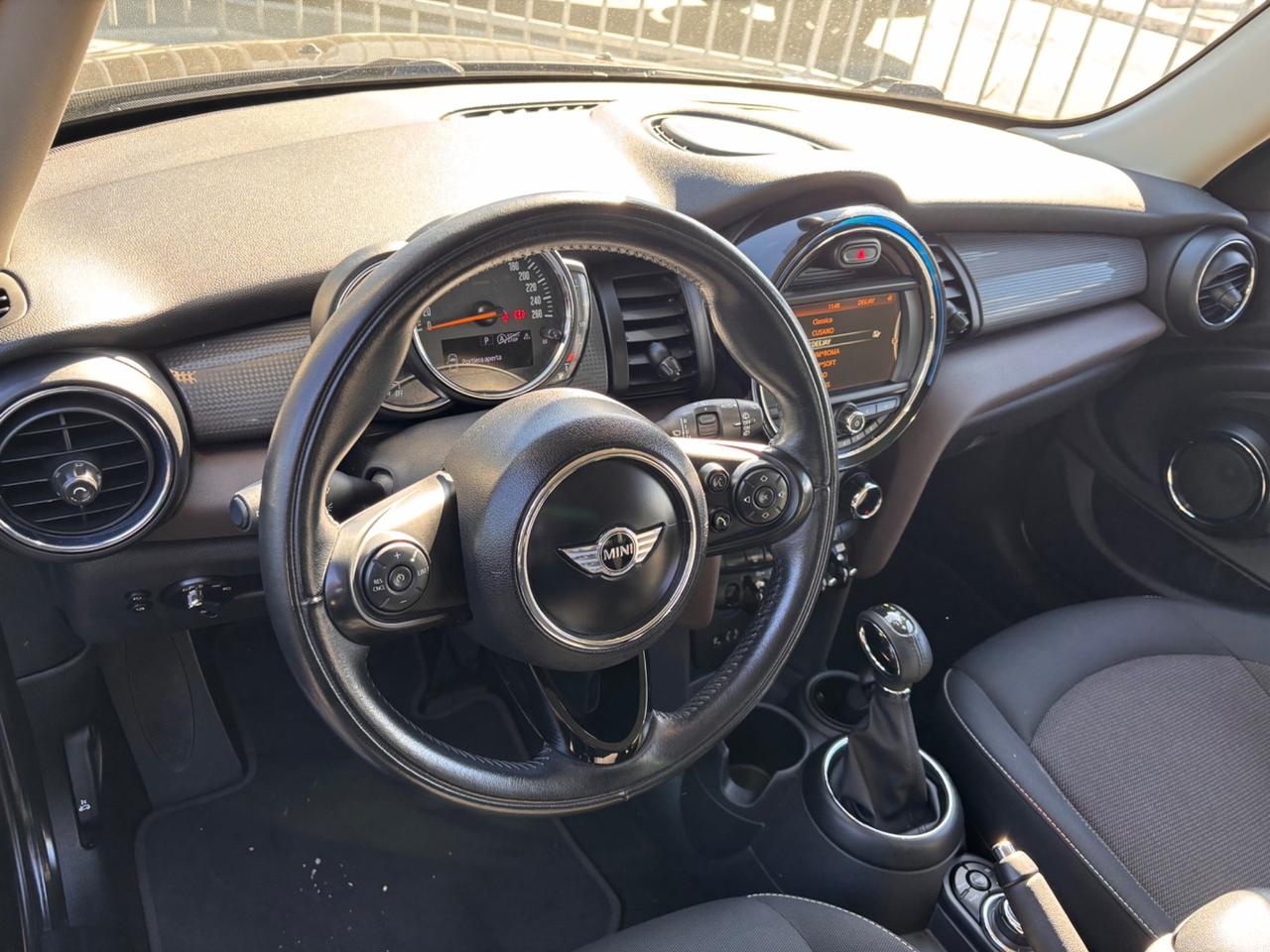 Mini 1.5 Cooper D 5 porte -99.000km