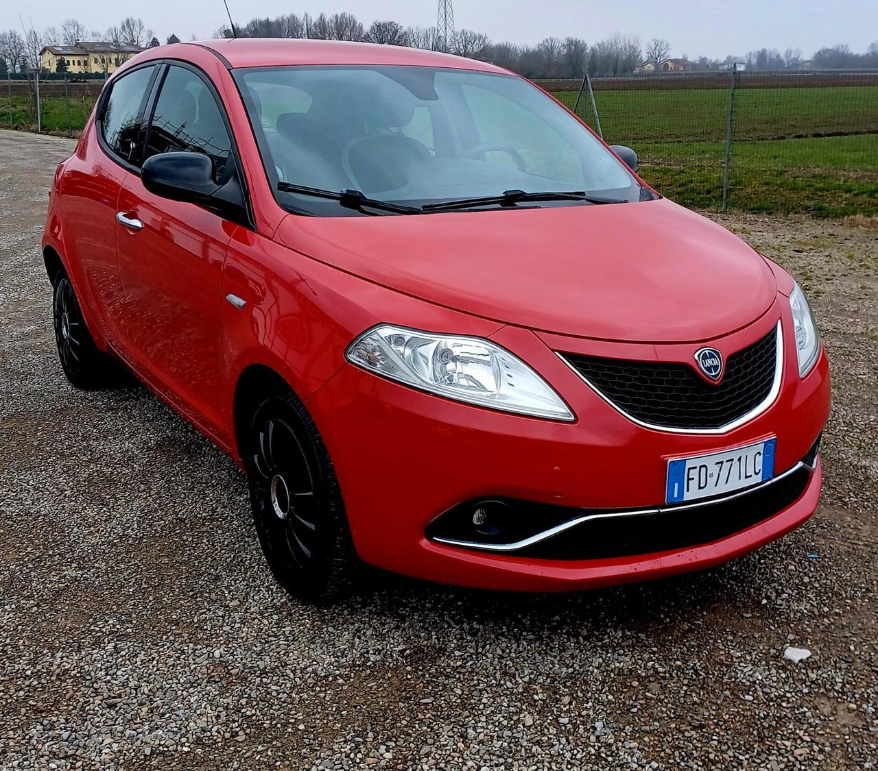 Lancia Ypsilon 1.2 69 CV 5 porte Platinum