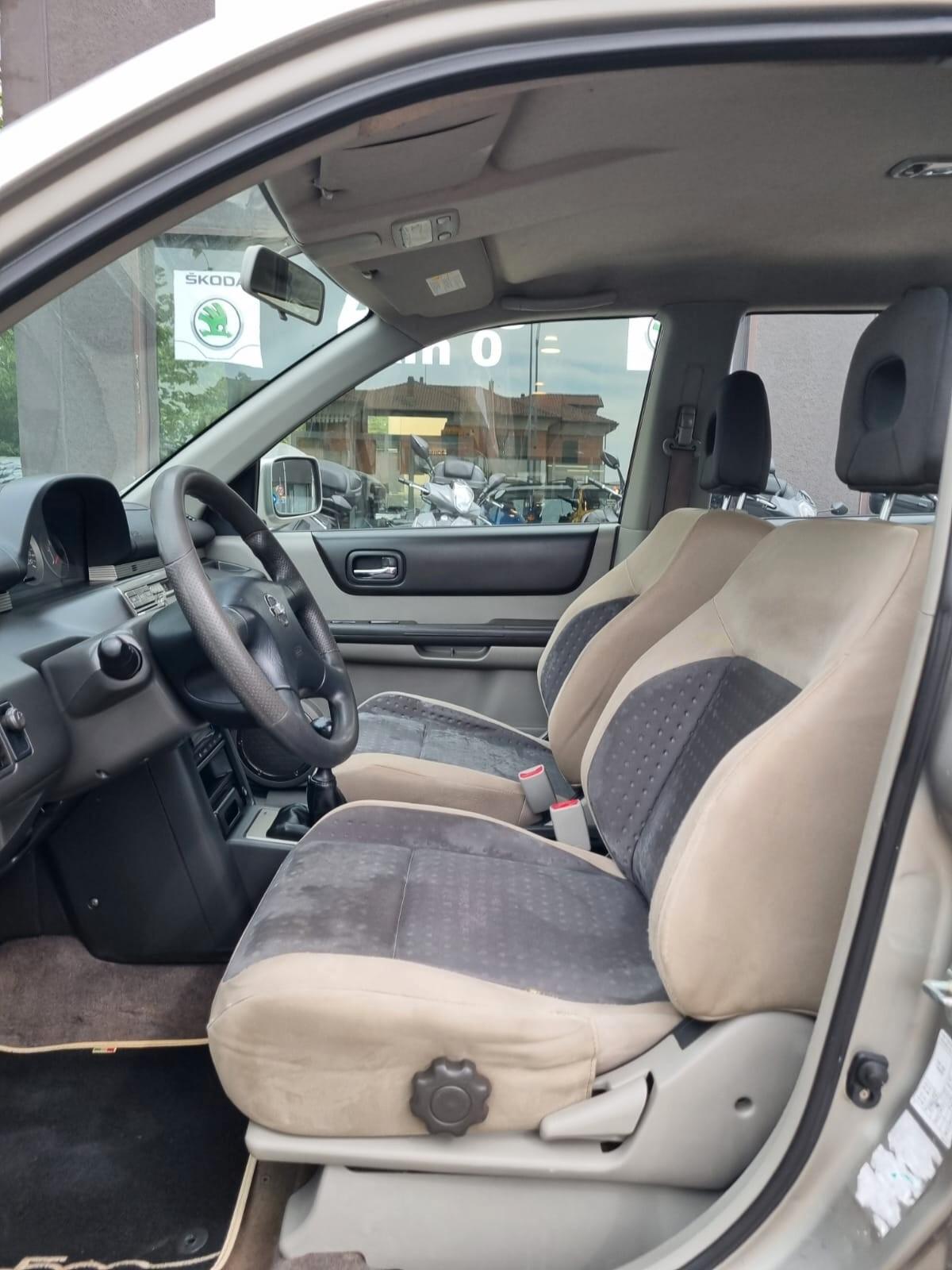Nissan X-Trail 2.2 TD Di Elegance