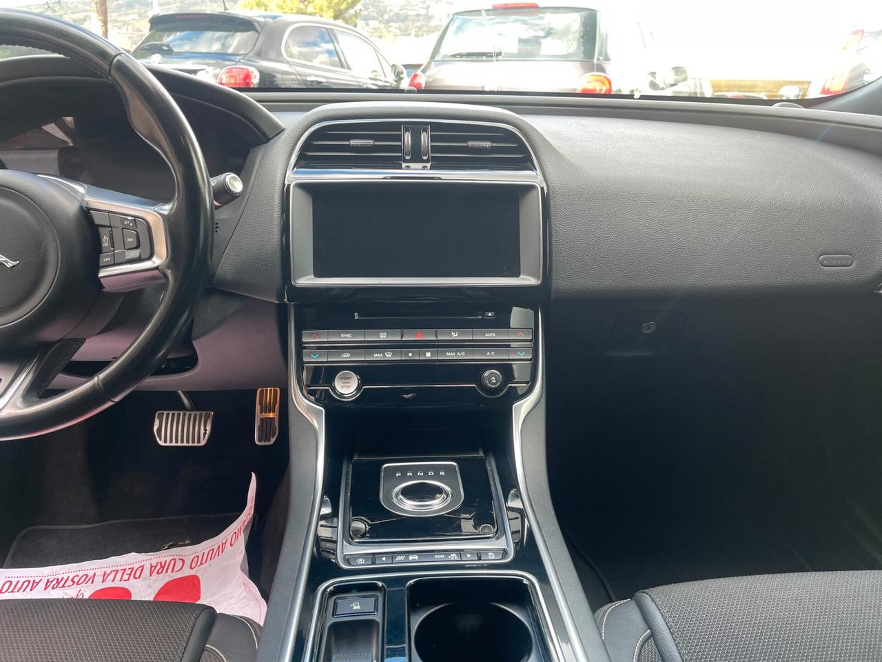 Jaguar XE 2.0 D 240 CV AWD aut. Portfolio