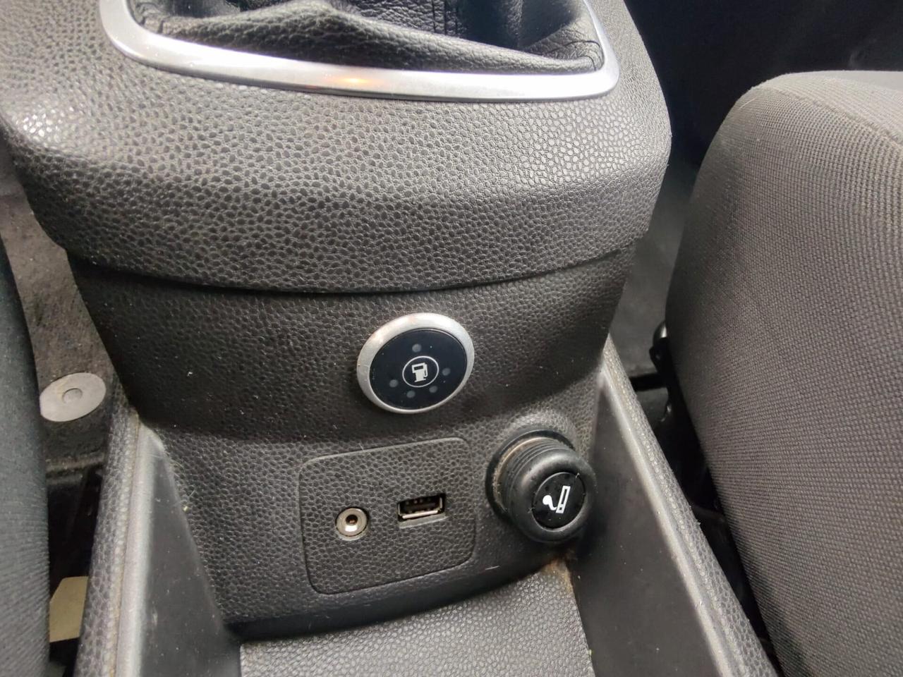 Ford Fiesta 1.4 5 porte Bz.- GPL Titanium, OK NEOPATENTATI, GARANZIA L.12 MESI