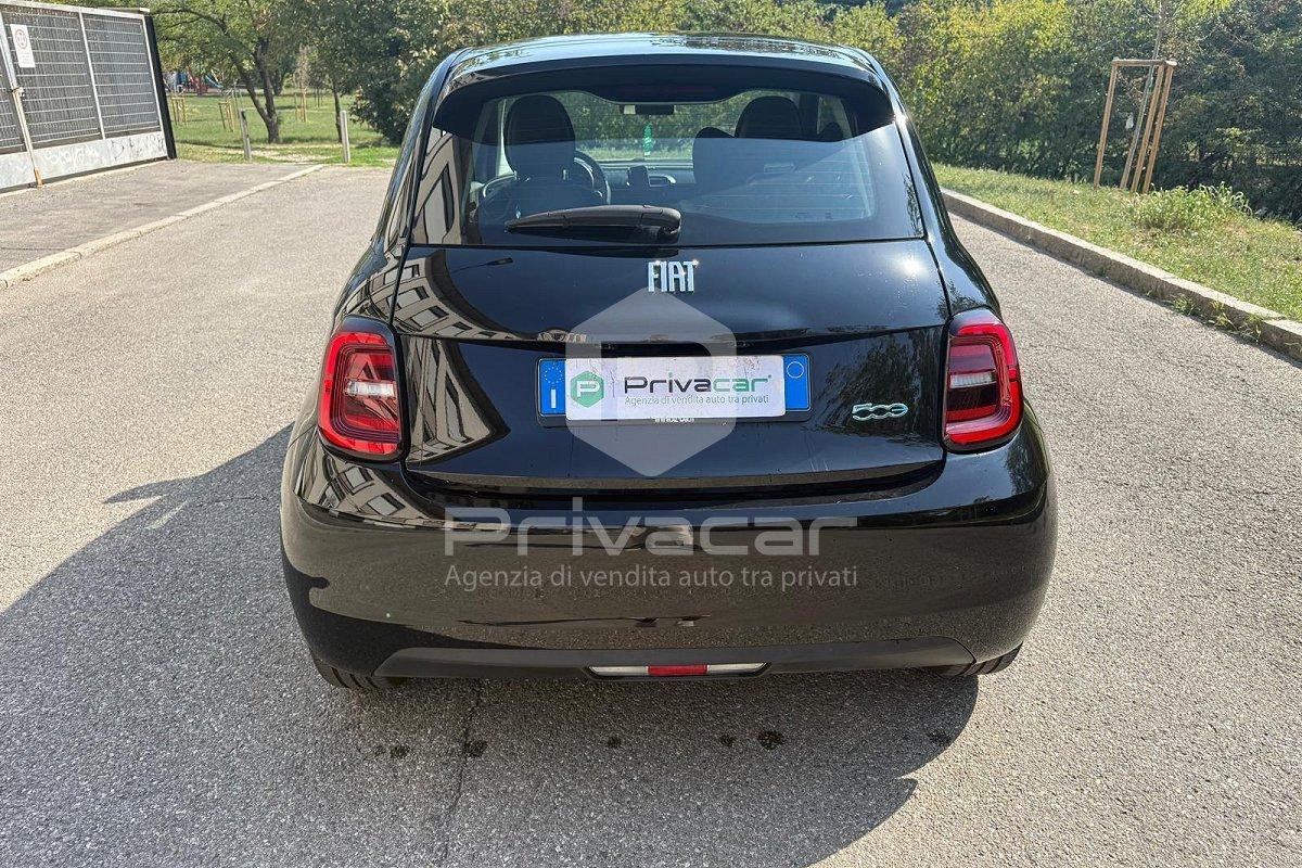 FIAT 500e Berlina 23,8 kWh Action