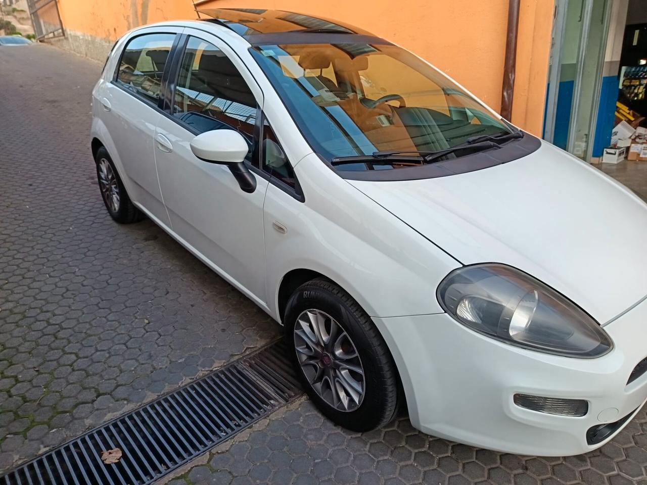 Fiat Punto 1.4 S&S 8V 5 porte Lounge gpl con tetto panoramico elettrico