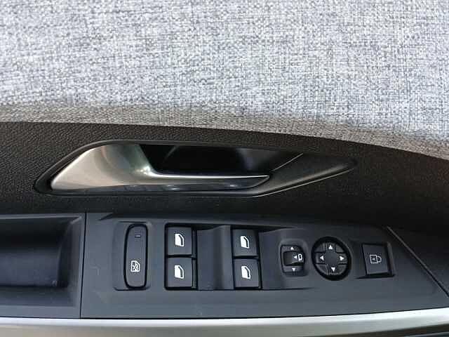 Peugeot 3008 Hybrid 136 e-DCS6 Allure