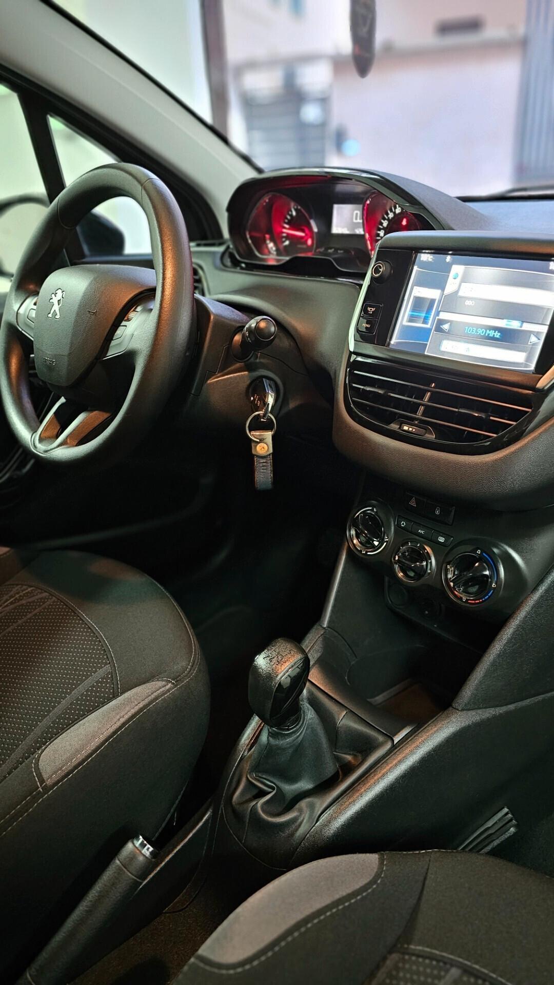 Peugeot 208 1.4 HDi 68 CV 5 porte