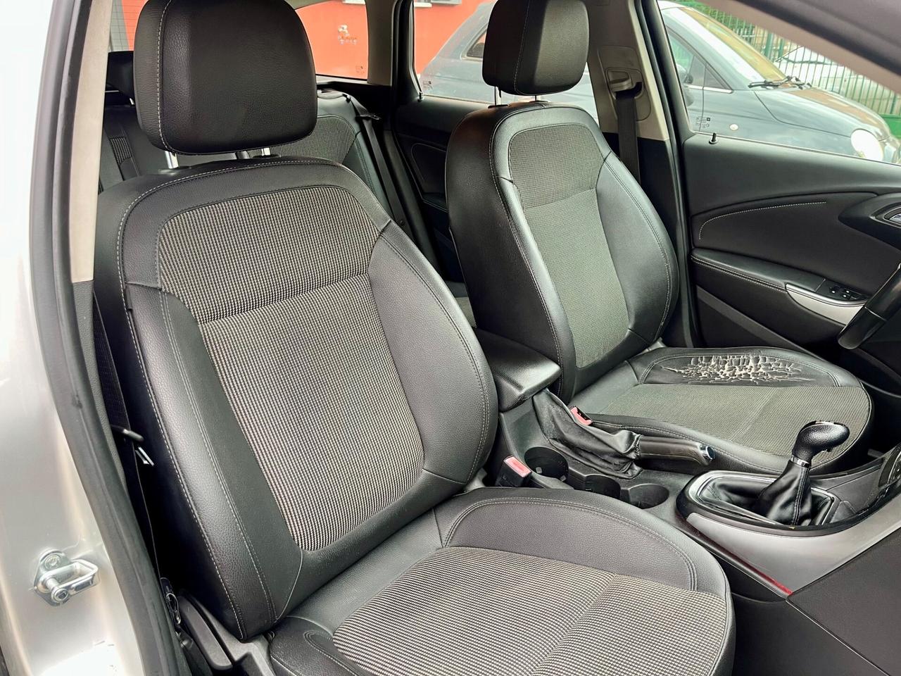 Opel Astra SportsTourer TAGLIANDATA E REVISIONATA