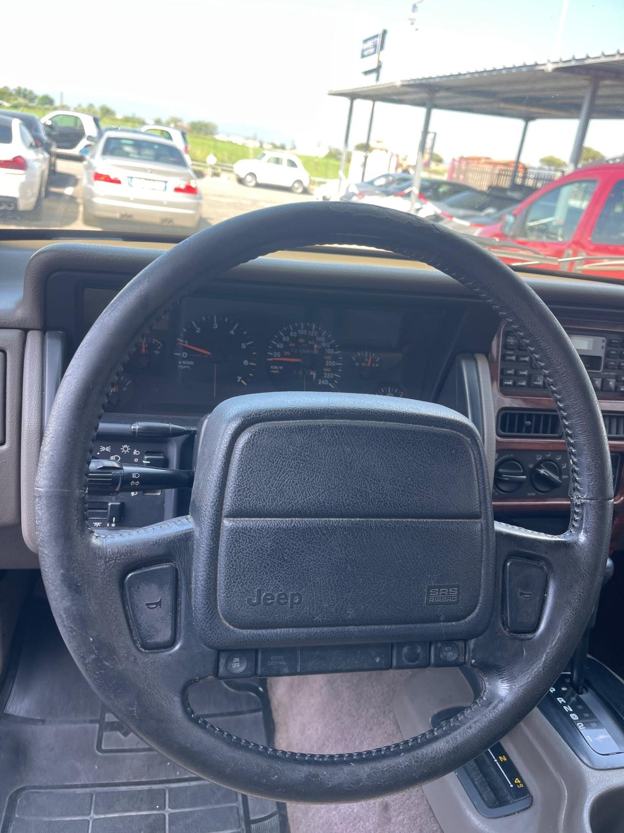 Jeep Grand Cherokee Chief 5.2 V8 Gpl ASI PERMUTE RATE