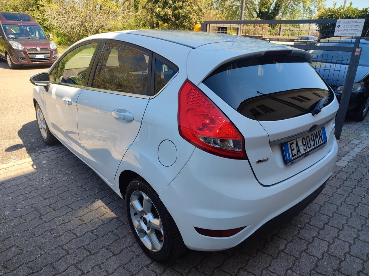 FORD FIESTA 2010 1.4DCI 50KW OK PER NEOPATENTATI