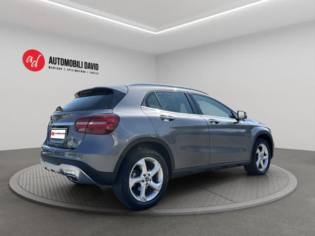 MERCEDES-BENZ GLA 180 d Business