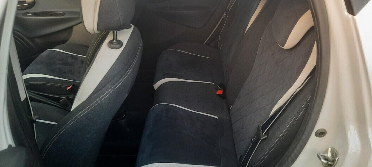 Lancia Ypsilon 0.9 TwinAir 85 CV 5 porte Metano Ecochic Mya