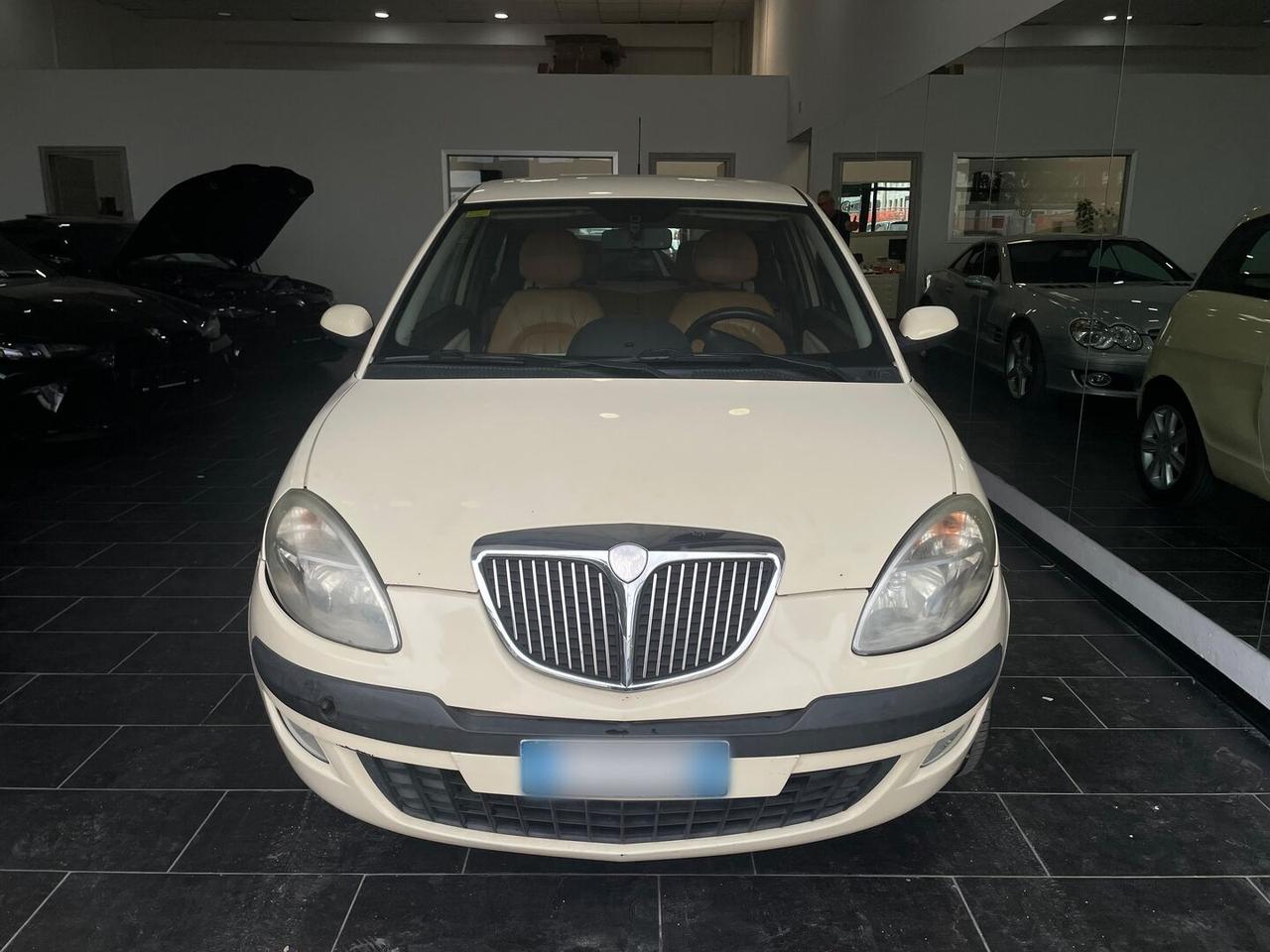 Lancia Ypsilon Ypsilon 1.2 16v C.15" Neopatentati Pelle Manuale