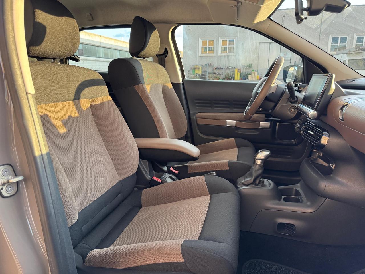 Citroen C4 Cactus PureTech 82 Shine 122000 km