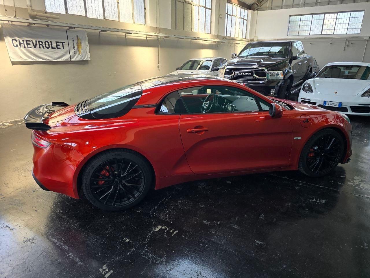 Alpine A110 S Orange, Carbonio