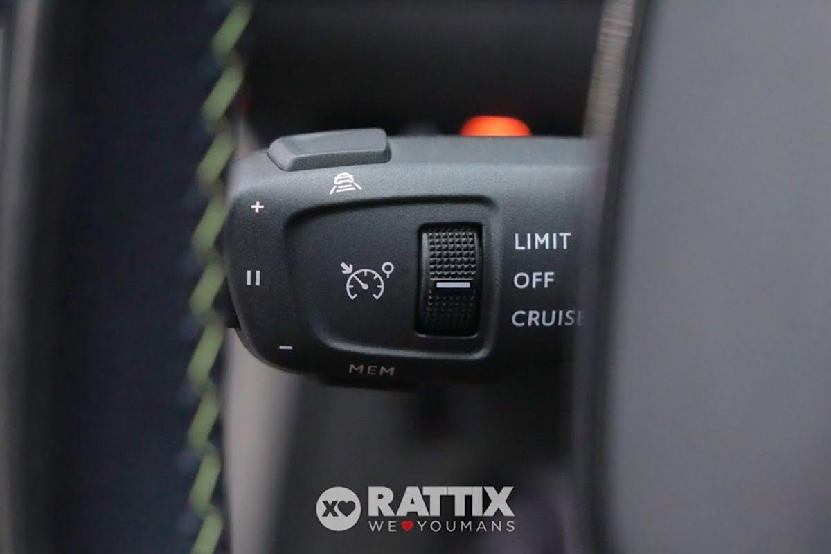 Peugeot e-2008 motore elettrico 100kW GT