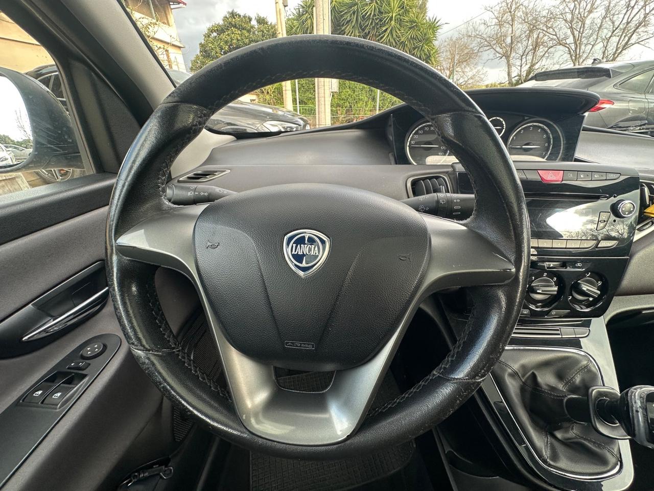 Lancia Ypsilon 1.2 69 CV 5 porte GPL Ecochic Platinum