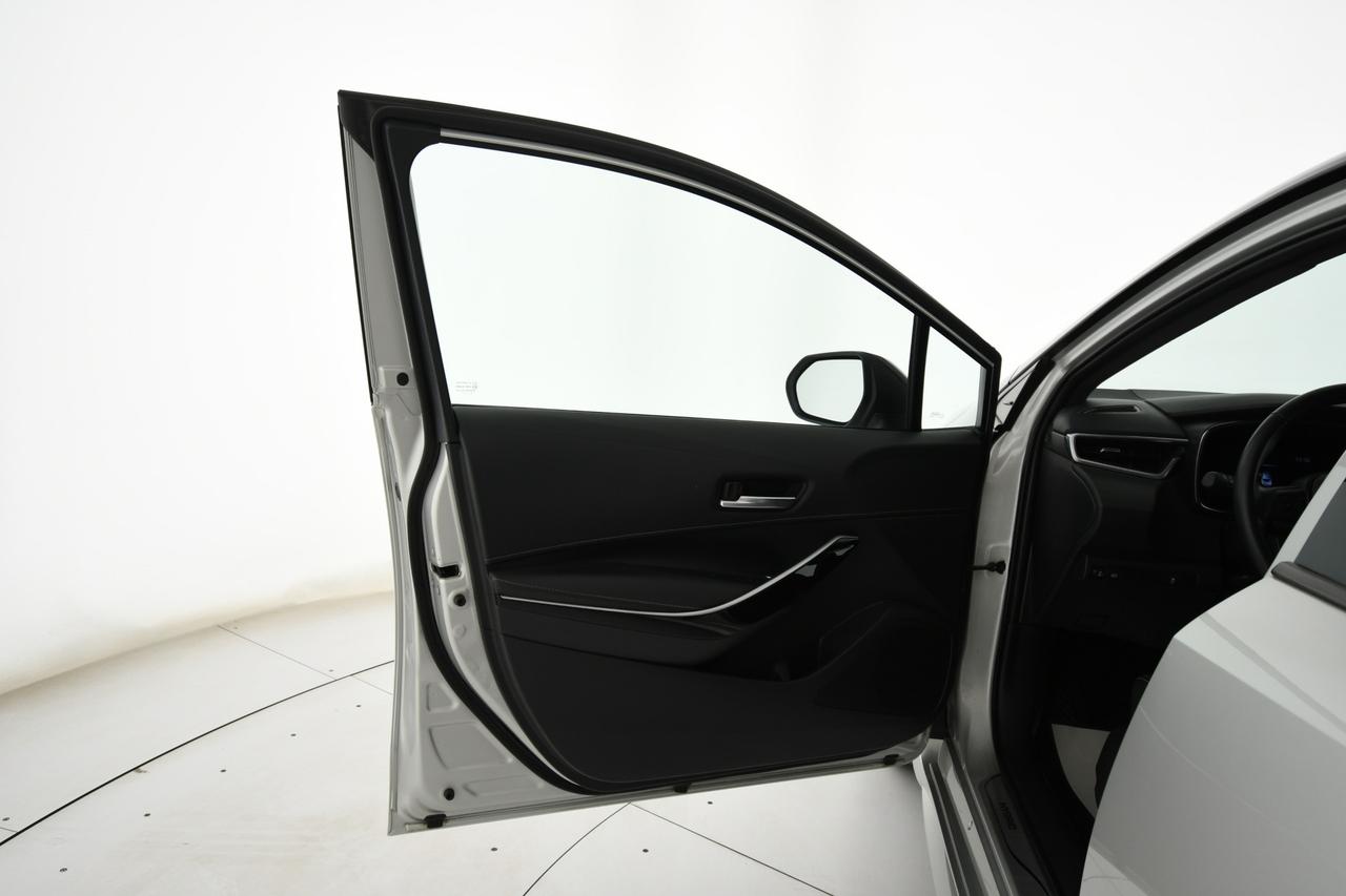 TOYOTA Corolla 2.0h Style cvt CAMERA+ACC+LED+C17"