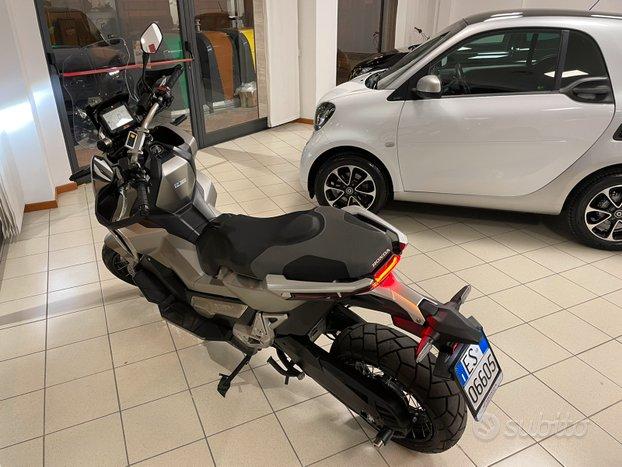 Honda X-Adv 750cc anno 2019 Grigio opaco km 6000