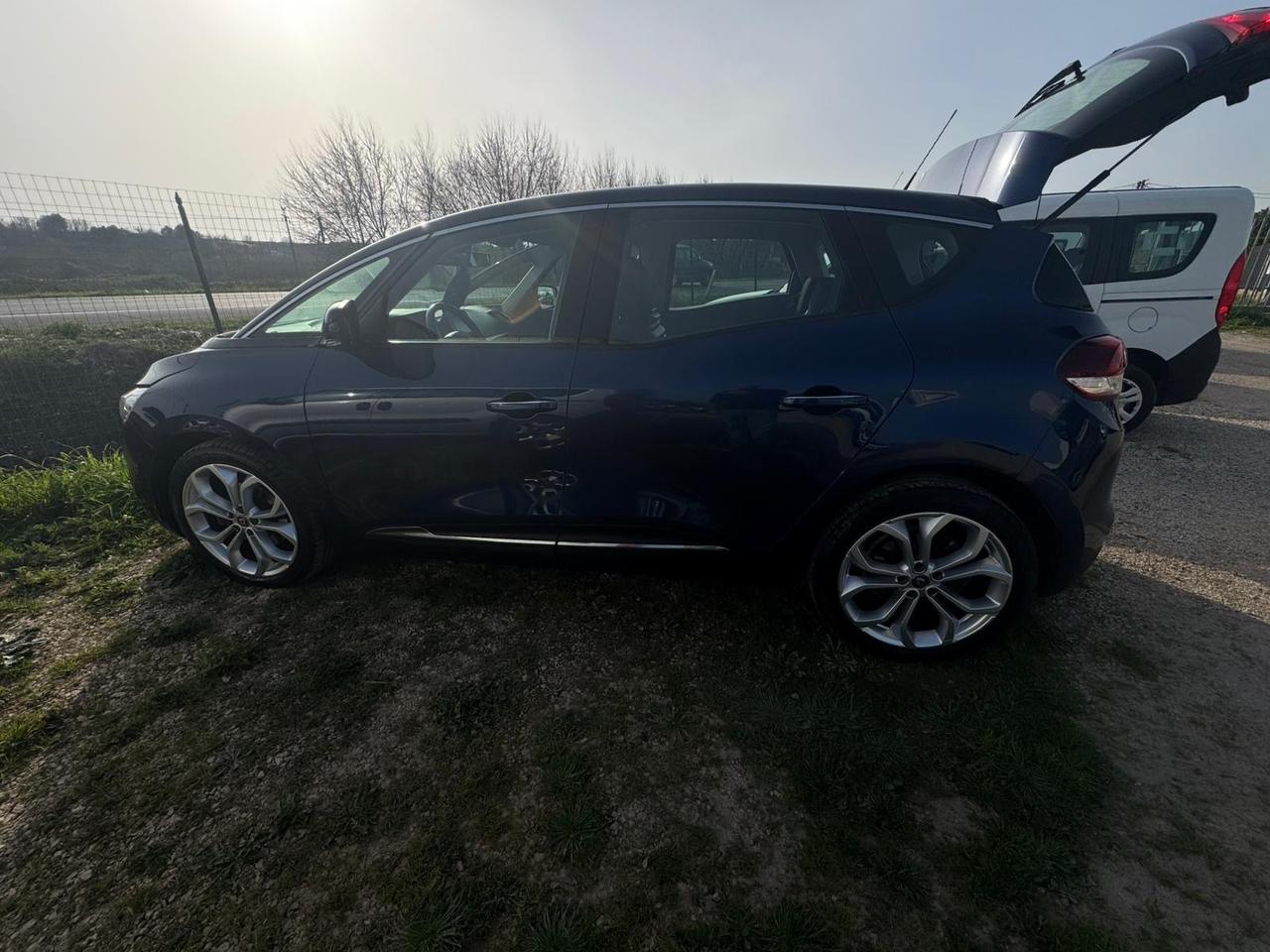 Renault Scenic Scénic dCi 8V 110 CV EDC Energy Zen