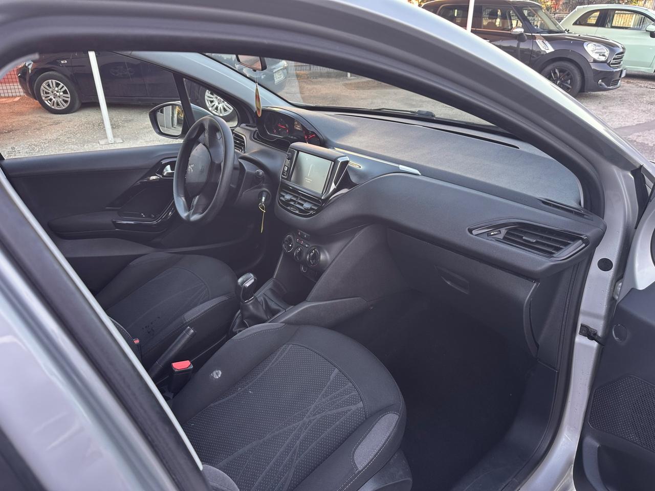 Peugeot 208 PureTech 82 5 porte Allure