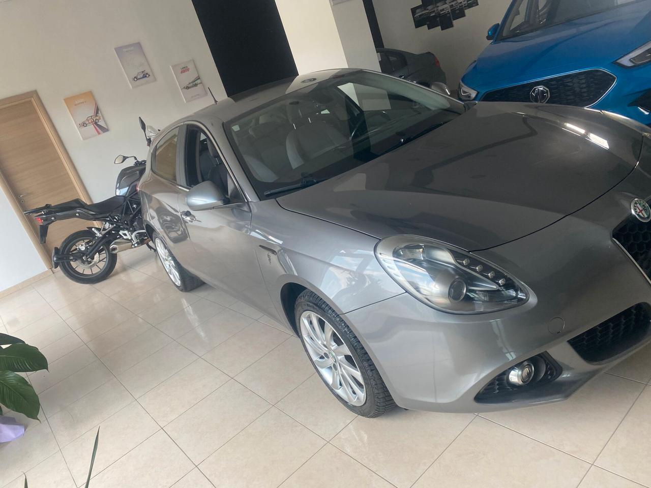 Alfa Romeo Giulietta 1.6 JTDm-2 105 CV Exclusive