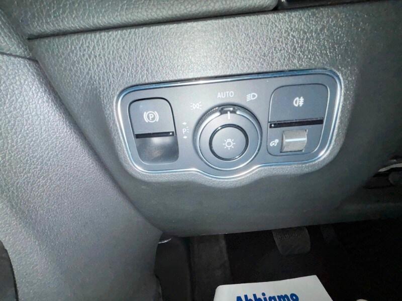 MERCEDES GLA (H247) GLA 250 e EQ-Power...