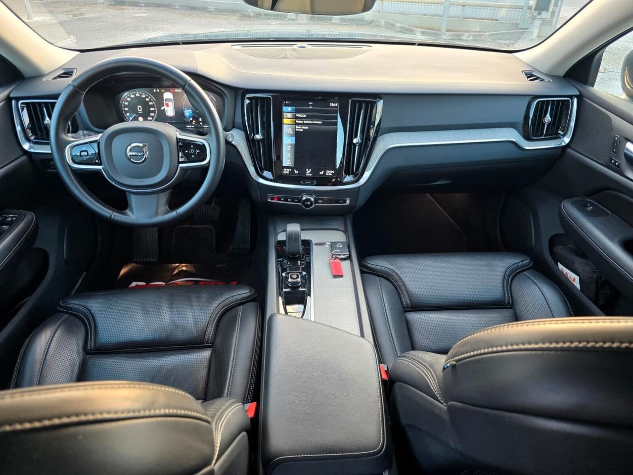 Volvo V60 Cross Country 2.0 b4 Business Pro Line awd auto