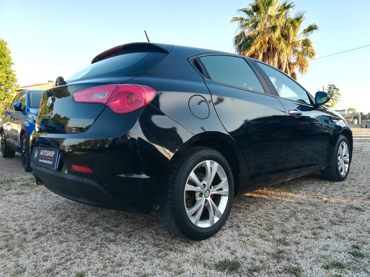 ALFA ROMEO - Giulietta - 1.6 JTD 105 CV - NEOPATENTATI - FINANZIABILE