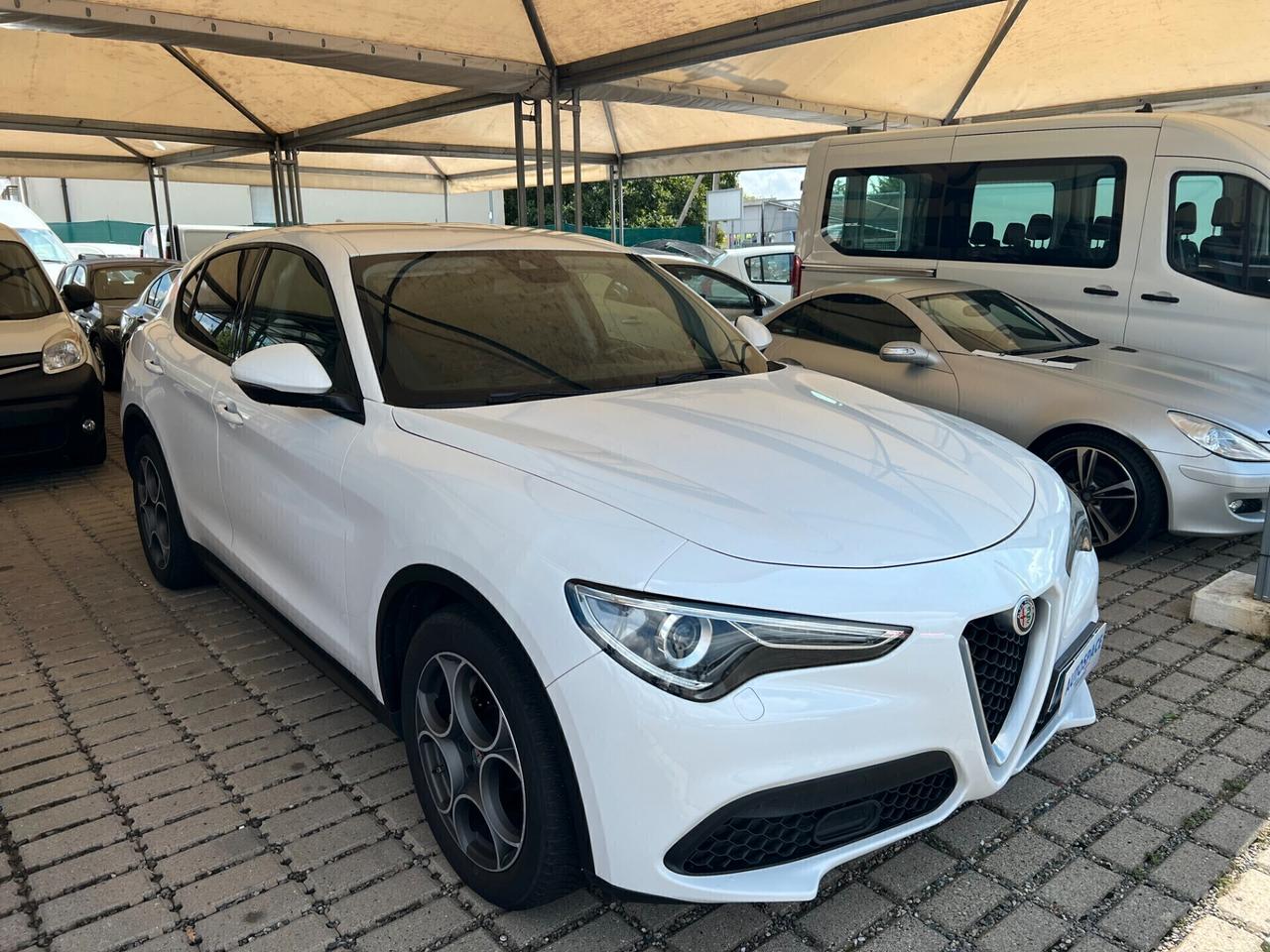 Alfa Romeo Stelvio 2.2 Turbodiesel 160 CV AT8 RWD Sport-Tech