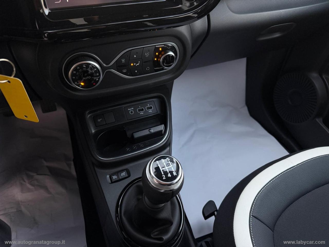 RENAULT Twingo SCe 65 CV Urban Night PARI NUOVO!