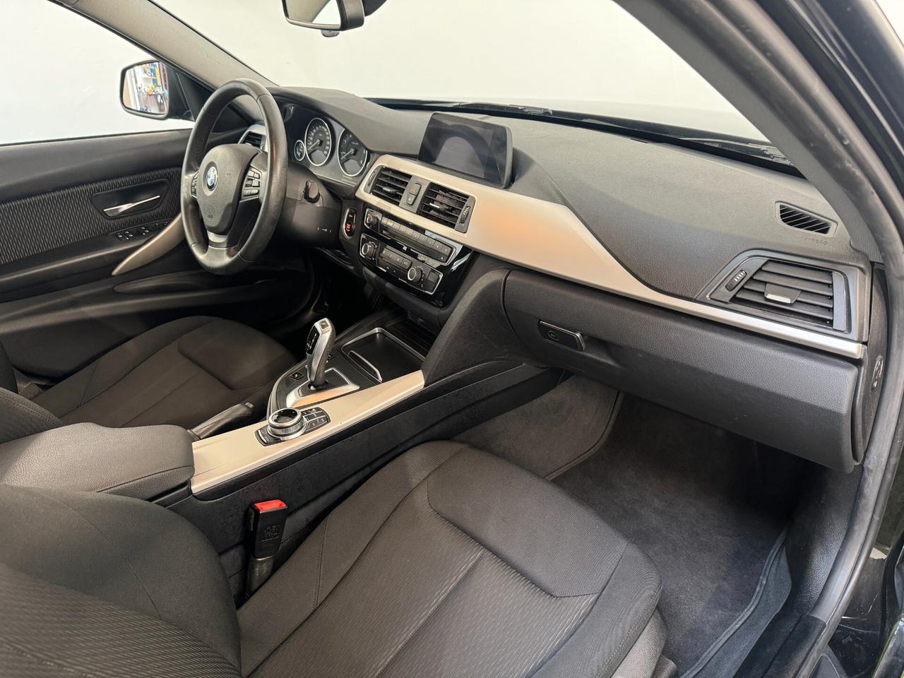 318d EURO6 ADVANTAGE BERLINA TAGLIANDI BMW