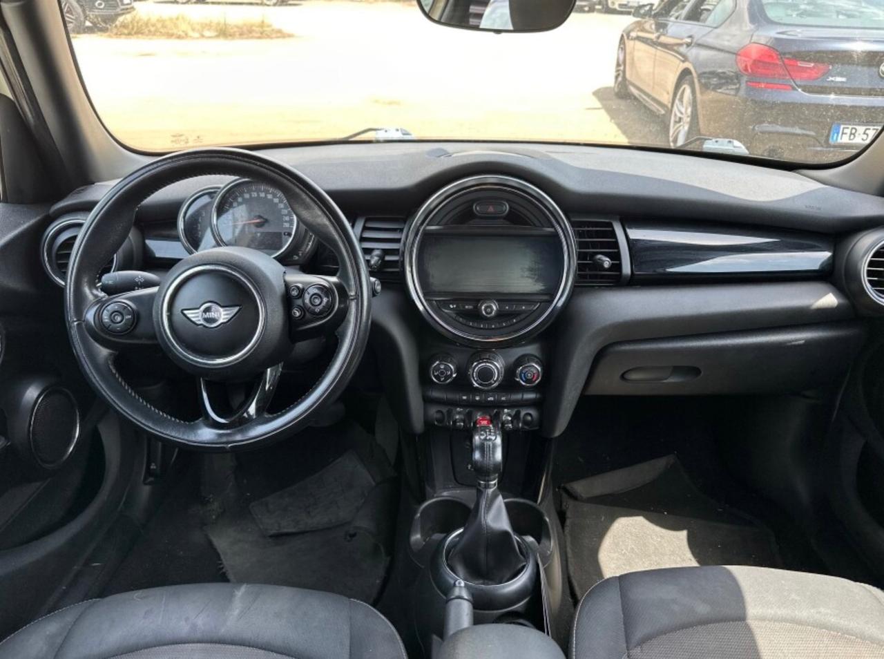 Mini Cooper D 1.5 5p auto