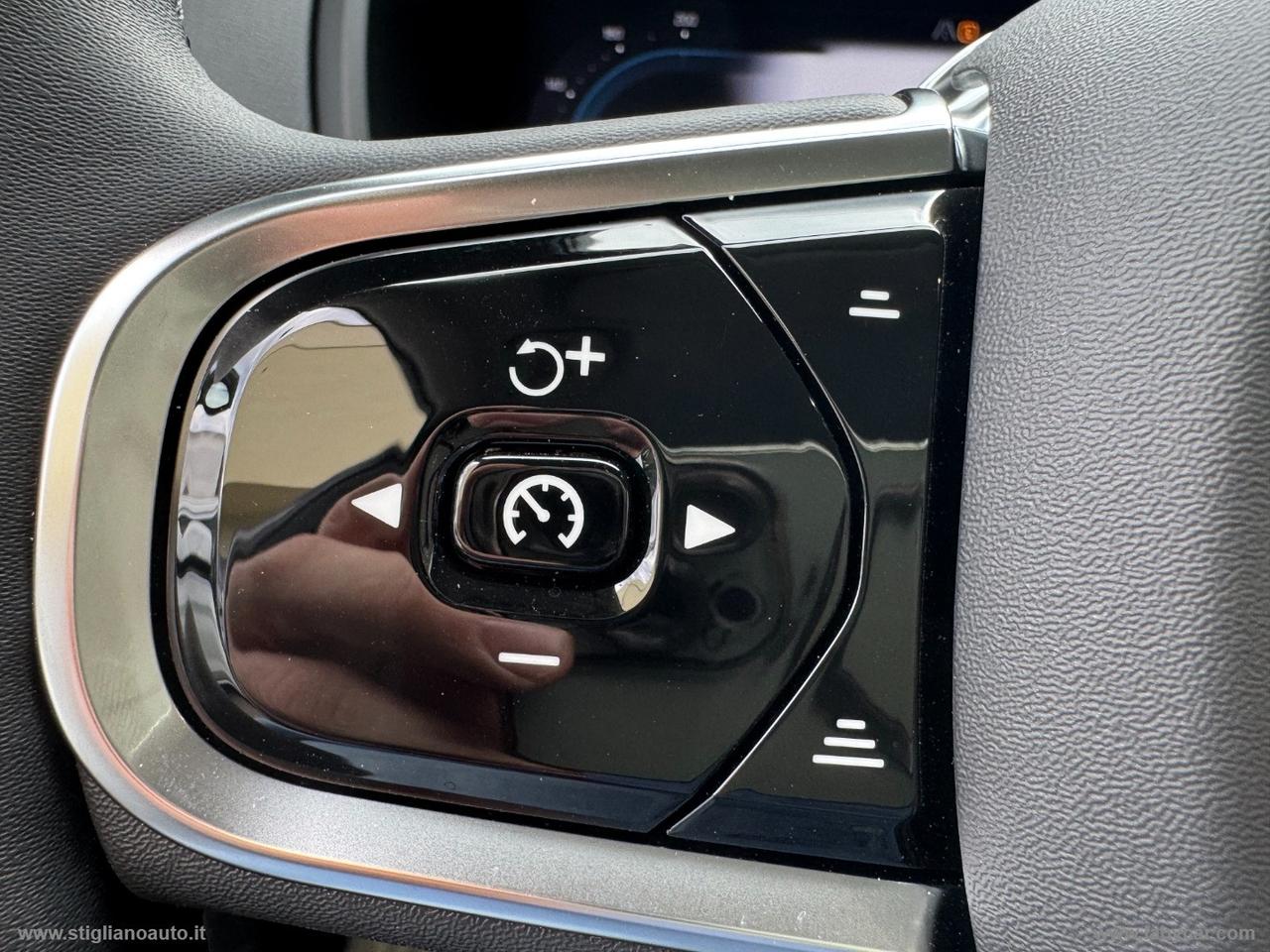 VOLVO XC90 B5 AWD 7 POSTI KM0