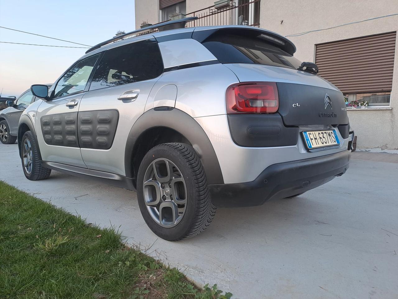 Citroen C4 Cactus BlueHDi 100 Shine