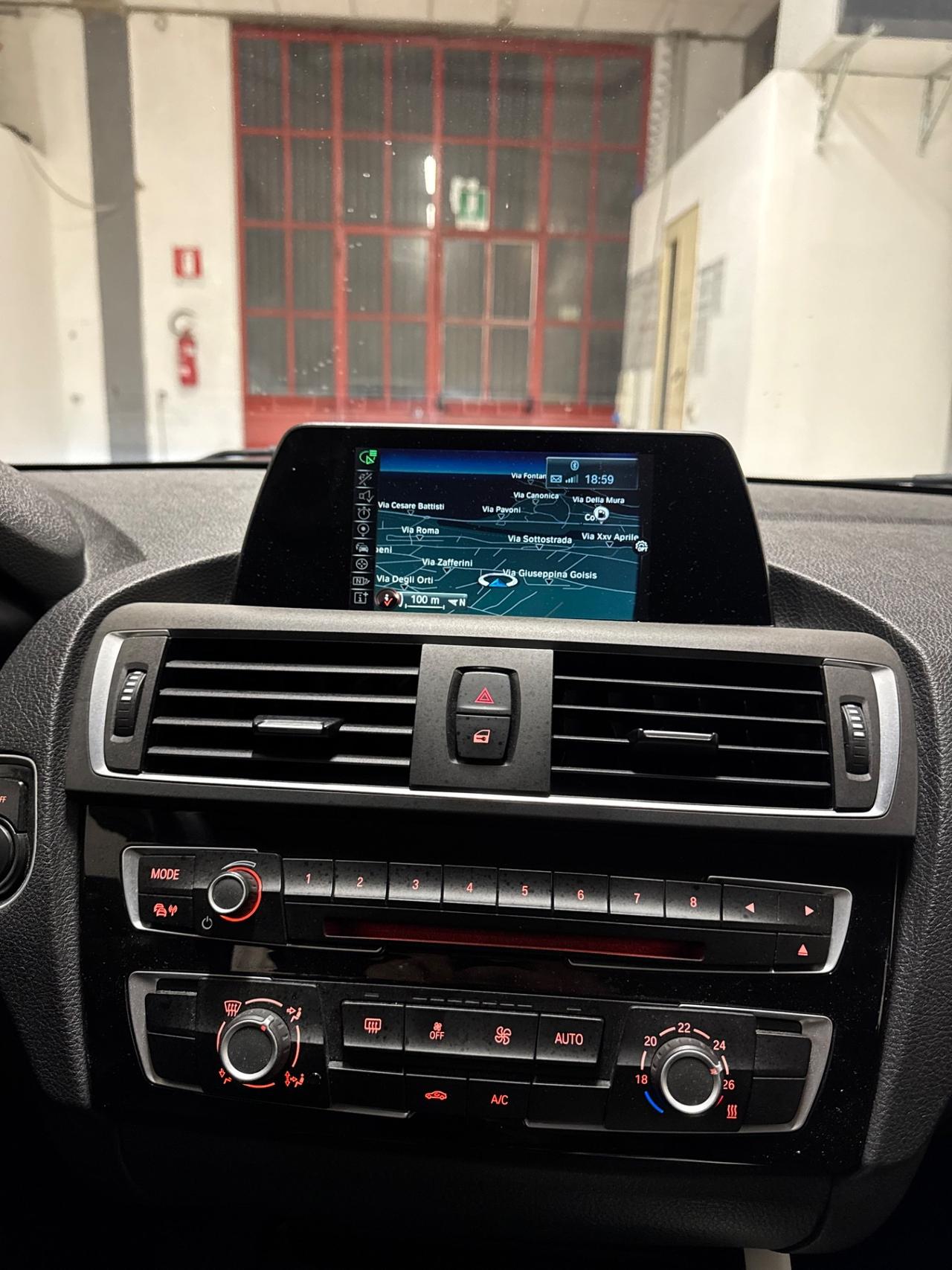 Bmw 116 116d 5p. Urban