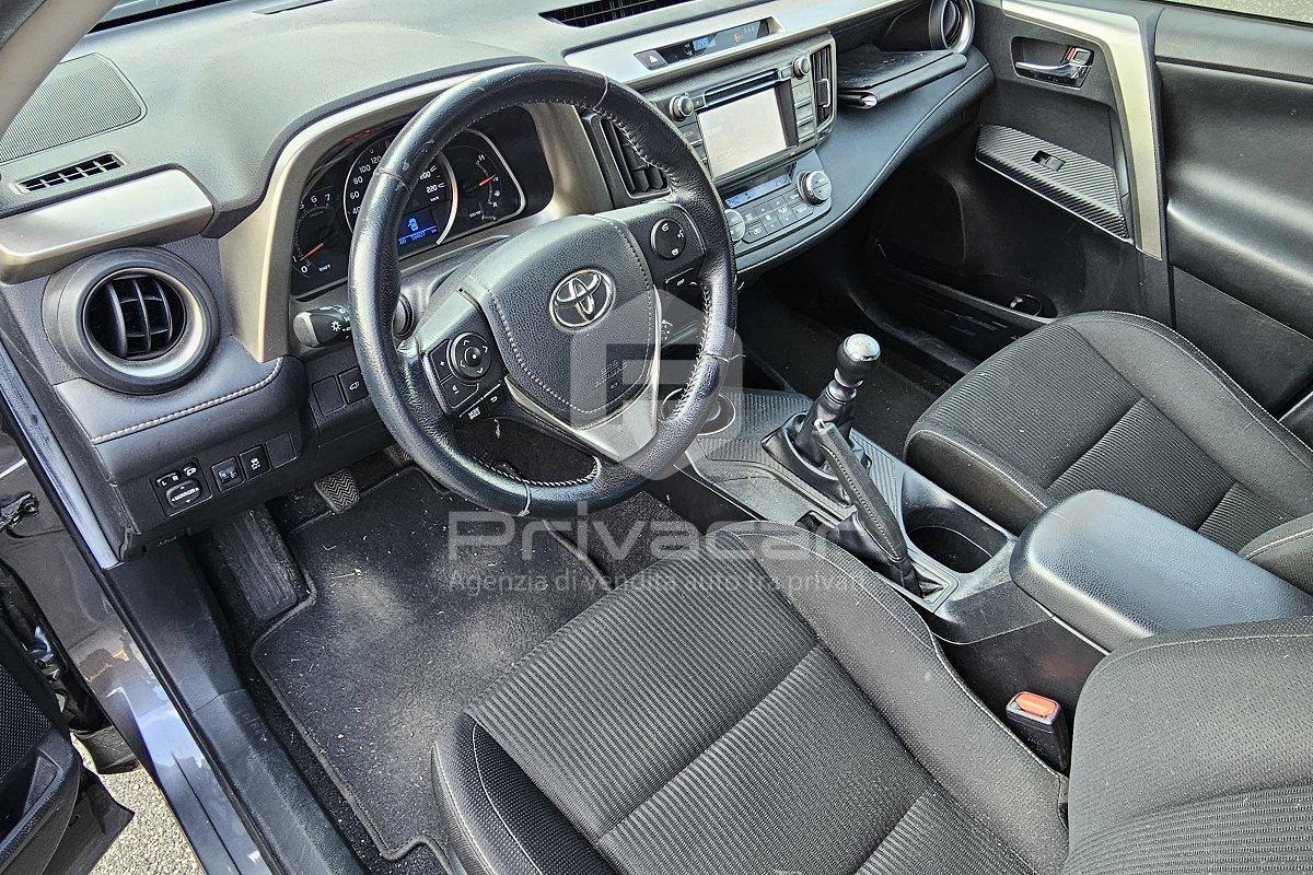 TOYOTA RAV4 2.0 D-4D 2WD Active