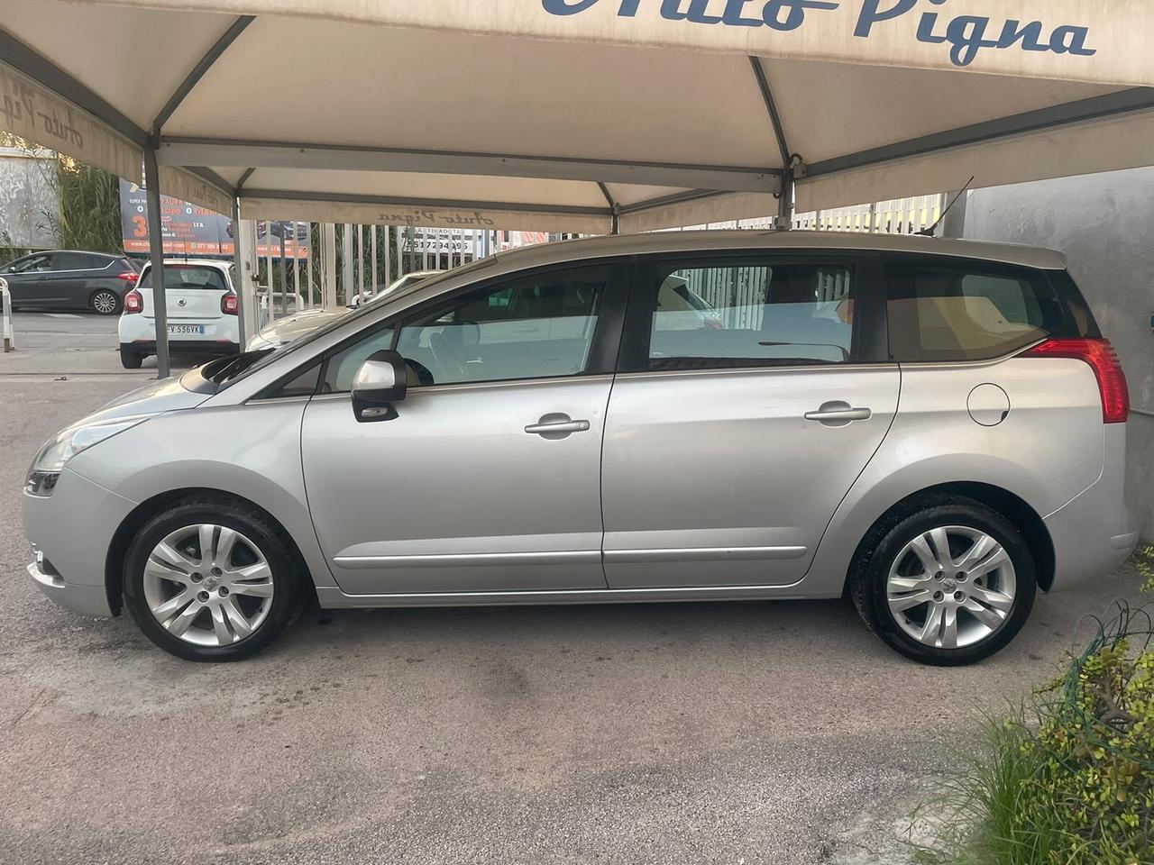 Peugeot 5008 1.6 HDi 112CV Allure