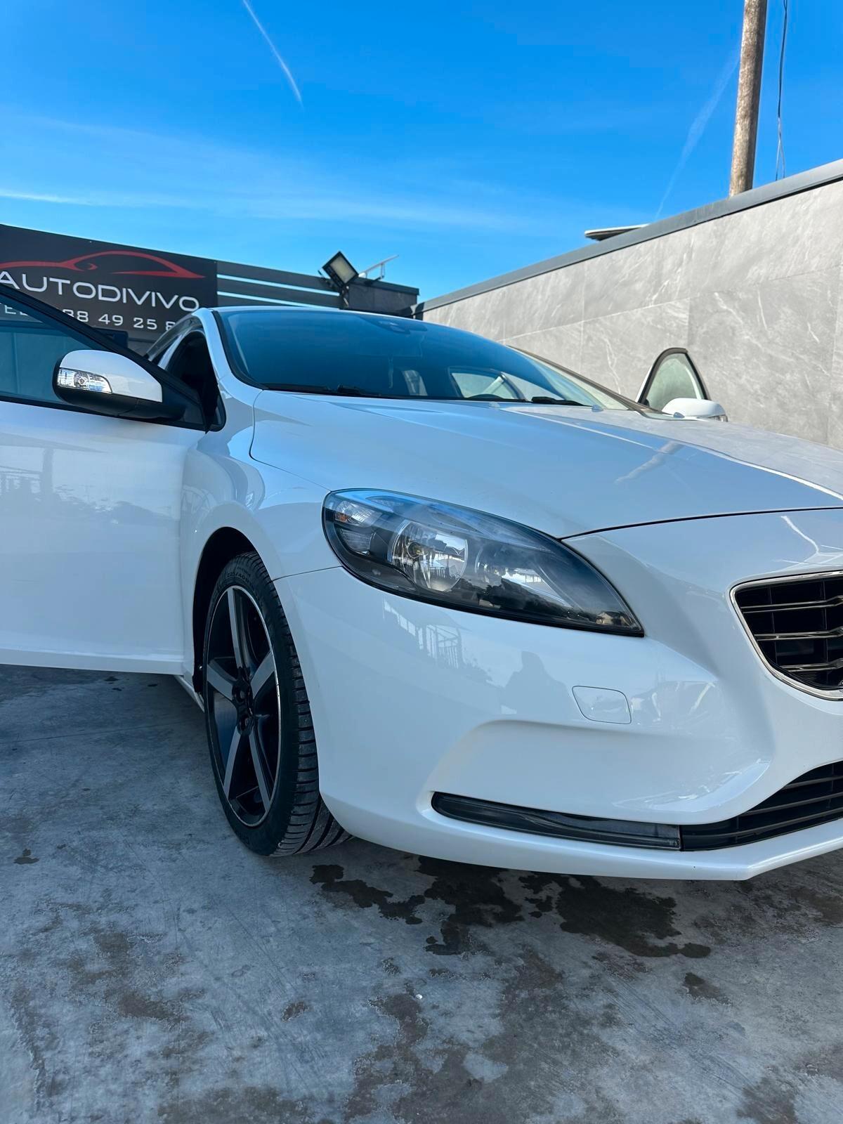 Volvo V40 D2 1.6 Summum