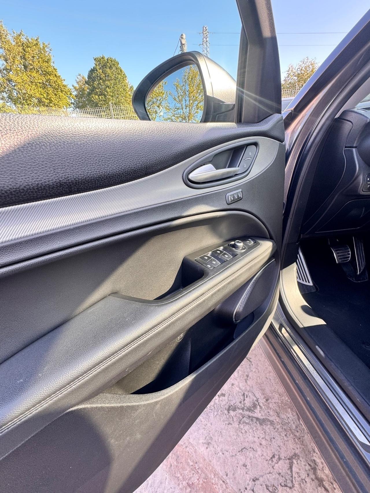 Alfa Romeo Stelvio 2.2 Turbodiesel 190 CV AT8 RWD