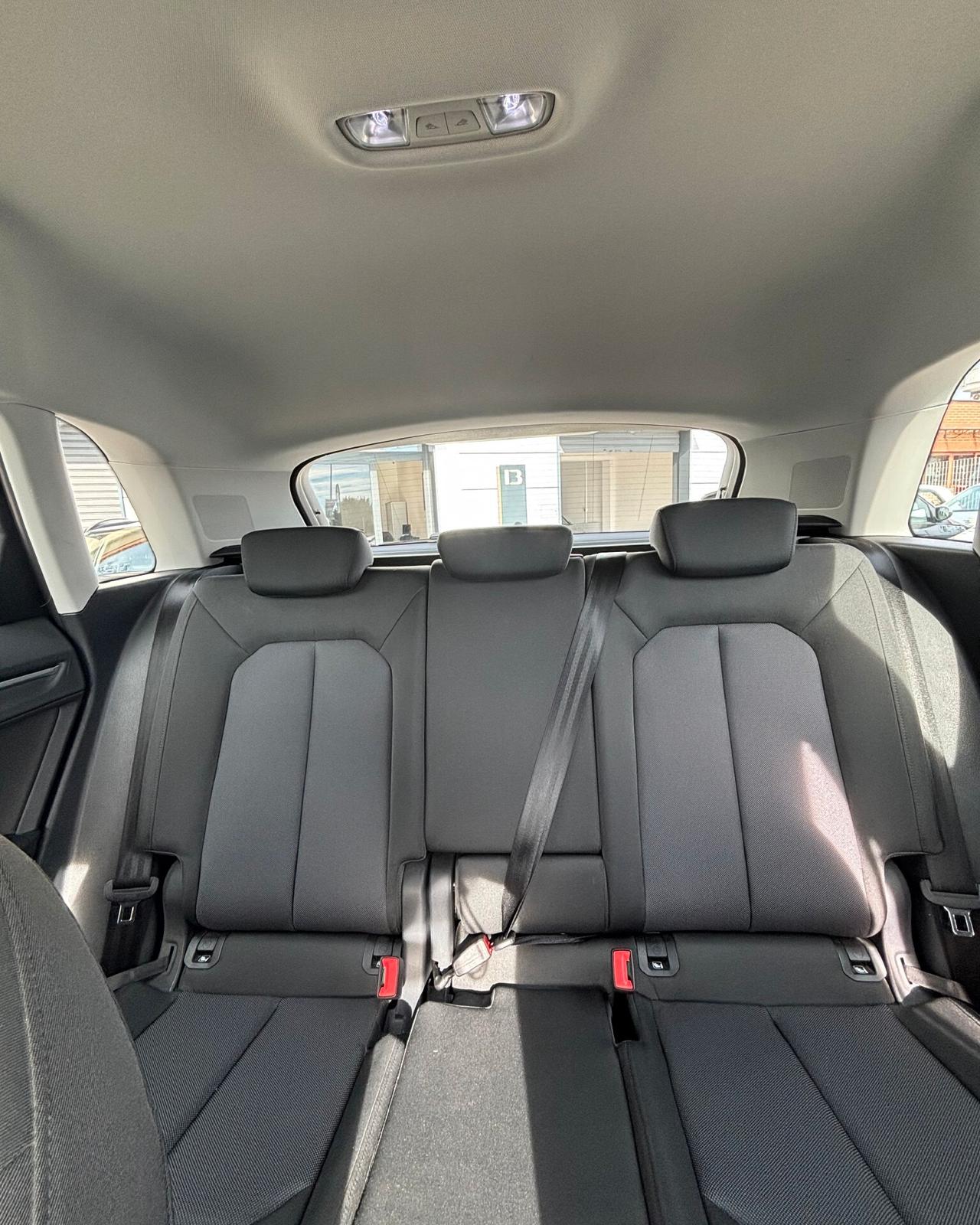 Audi Q3 35 TDI S tronic Business