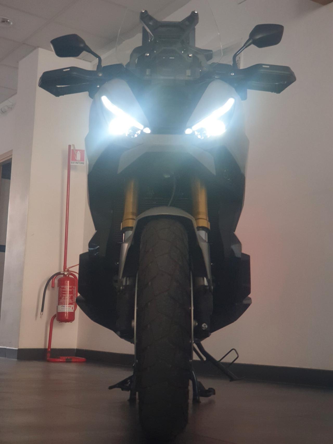 Honda X-ADV 750 Full optional