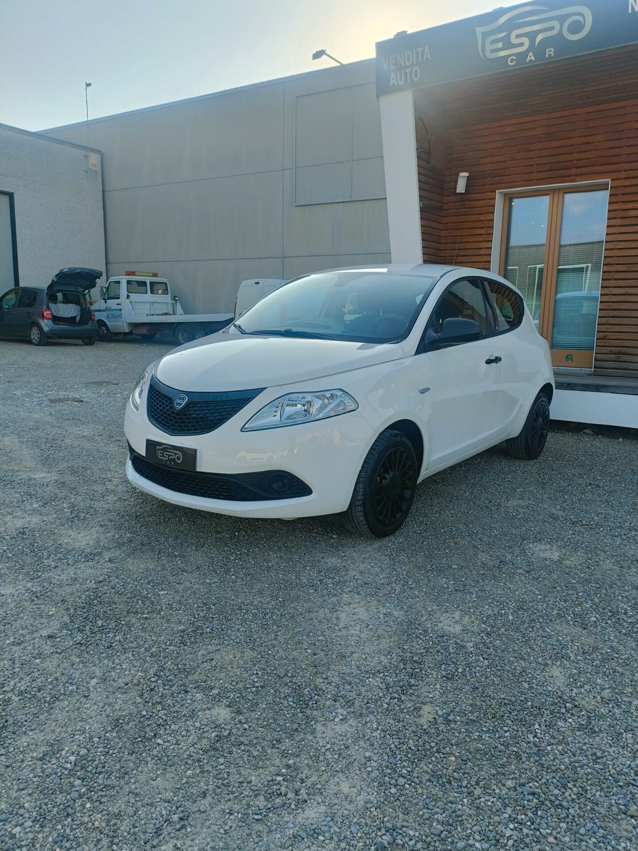 Lancia Ypsilon 1.2 69 CV 5 porte Elefantino Blu