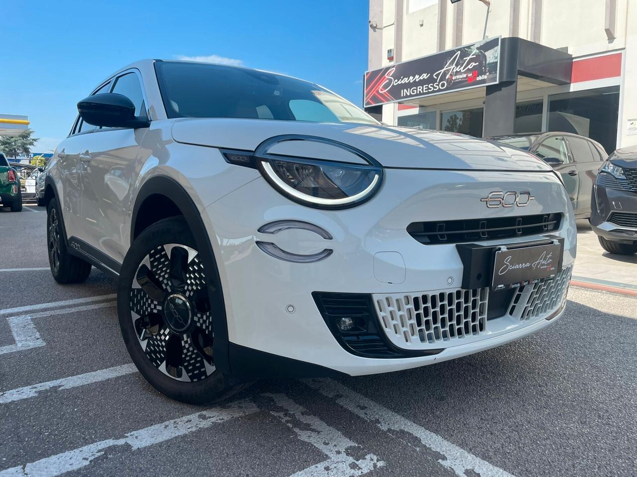 Fiat 600 Hybrid 100 CV DCT MHEV La Prima