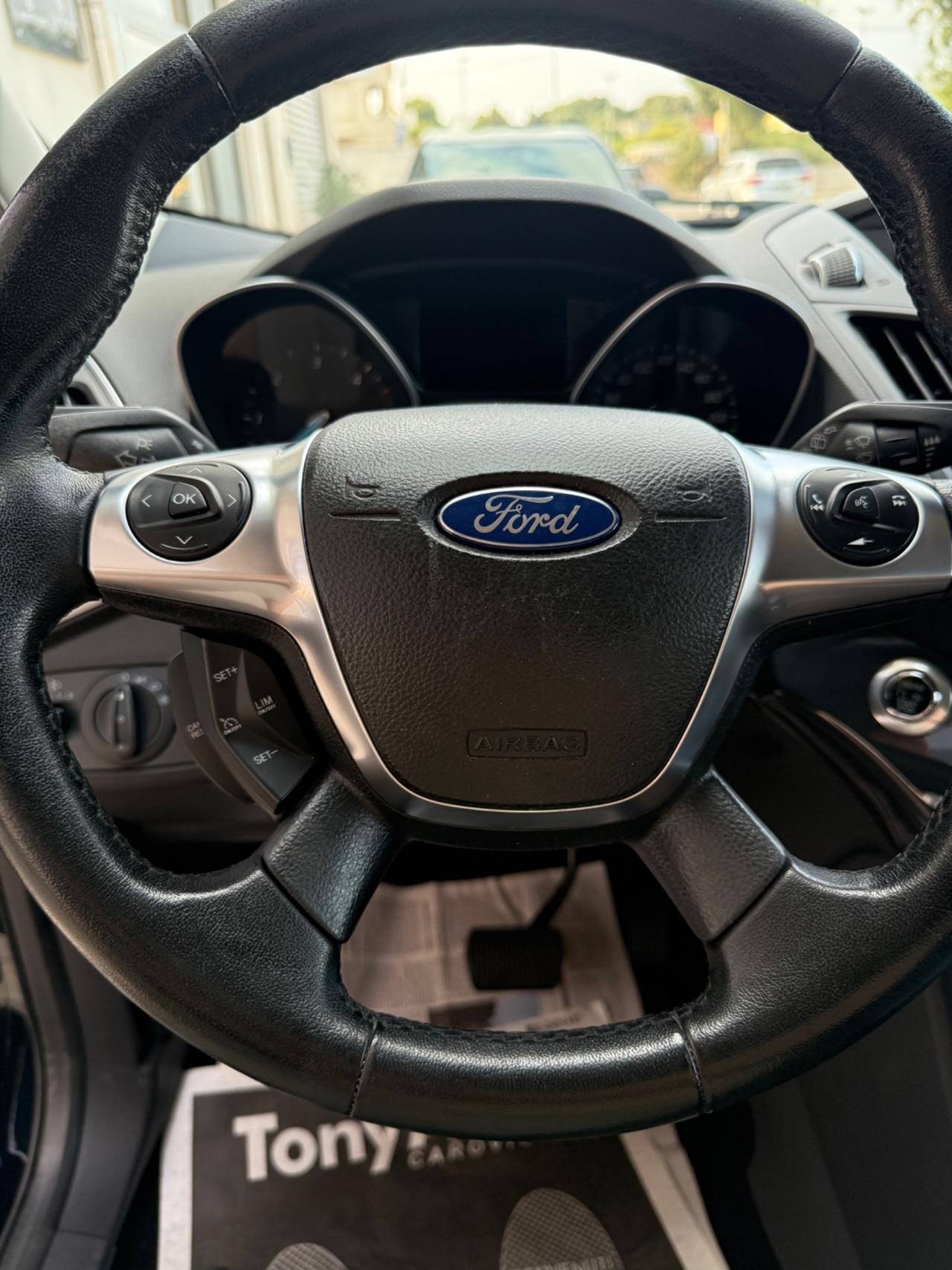 Ford Kuga 2.0 tdci Titanium 4wd 140cv powershift NAVI,PELLE,CAMBIO AUTOMATICO SOSTITUITO NUOVO 05/2025
