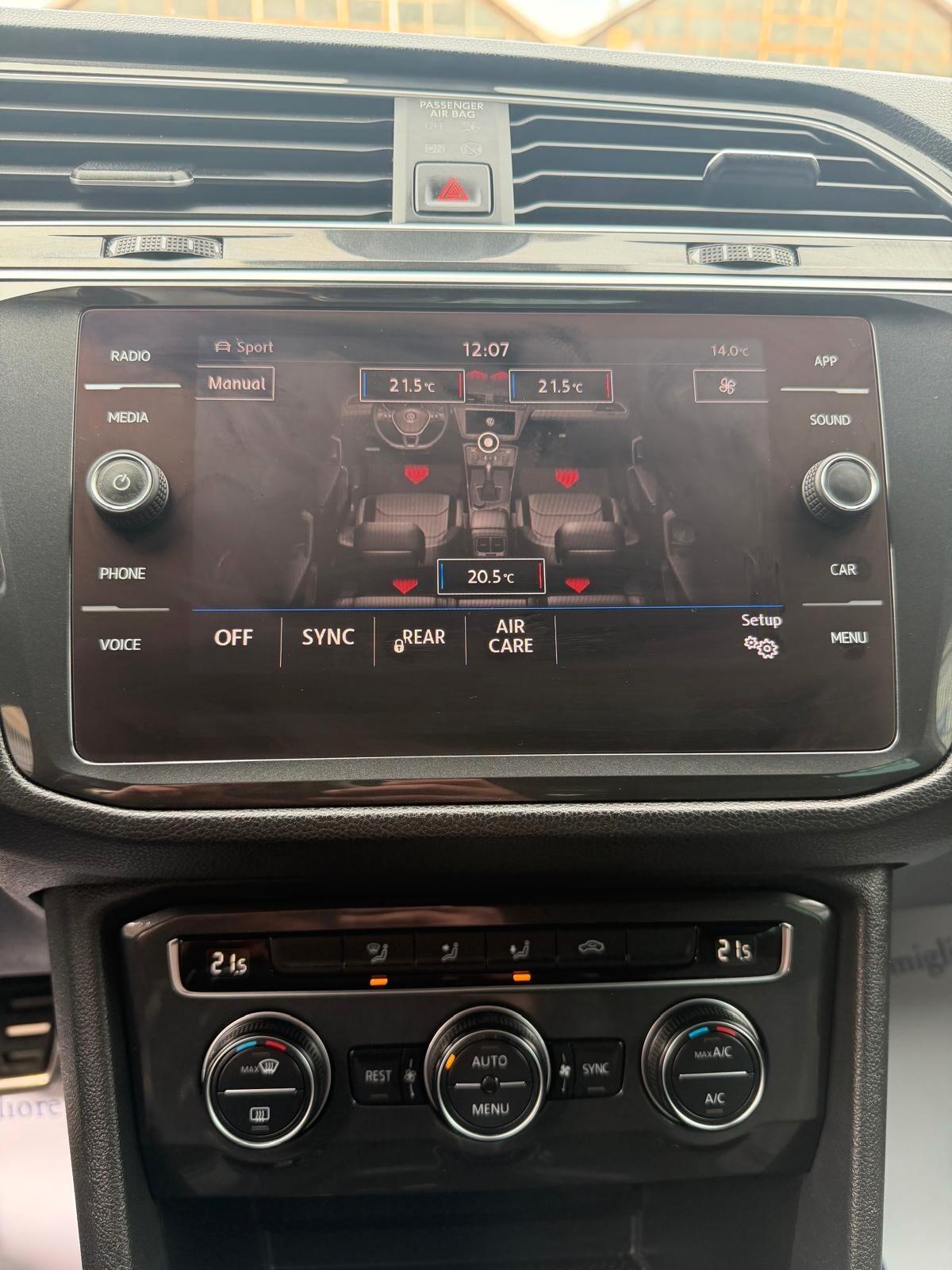 Volkswagen Tiguan 2.0 TDI SCR DSG R-LINE Pack interno ed esterno